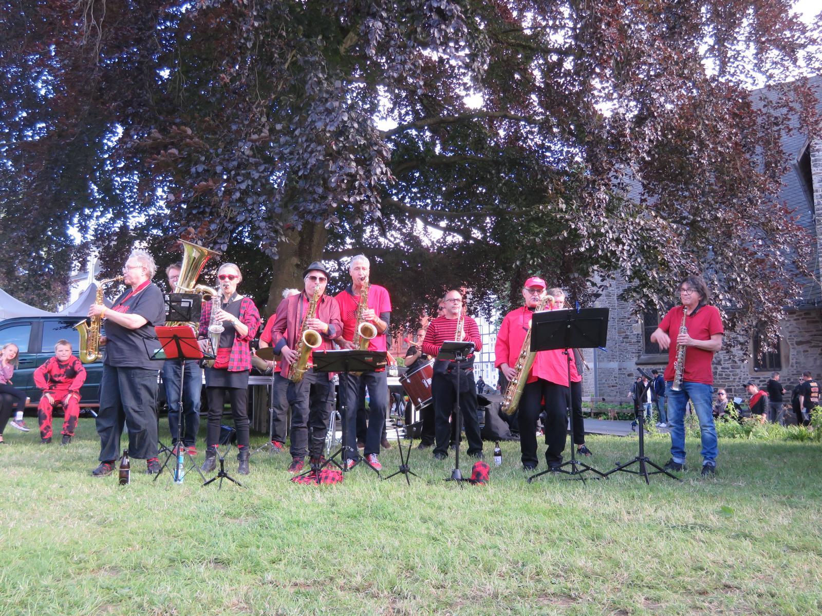 Schwarzrot Atemgold 09